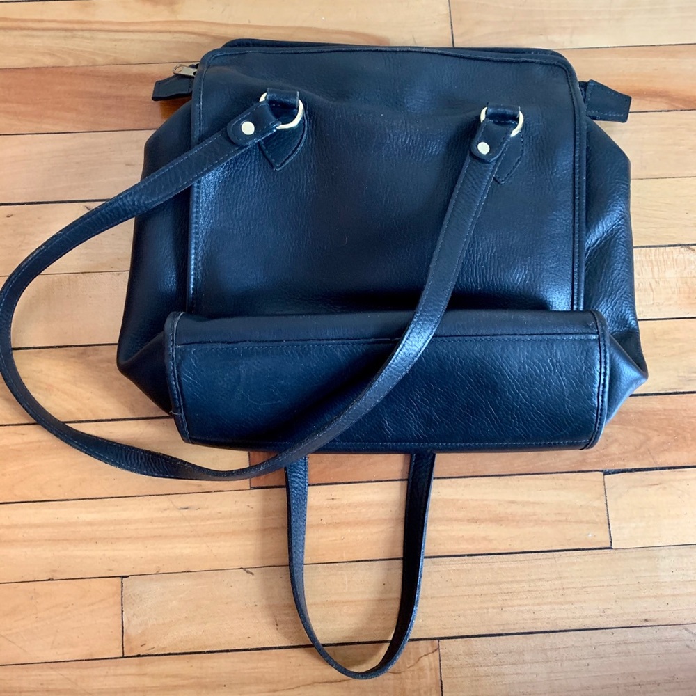 ASTON BLACK LEATHER ZIPPERED TOTE BAG